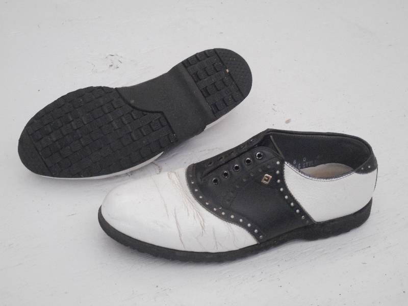 lot 132 image: Footjoy BlackWhite Golf Shoes, Siz...