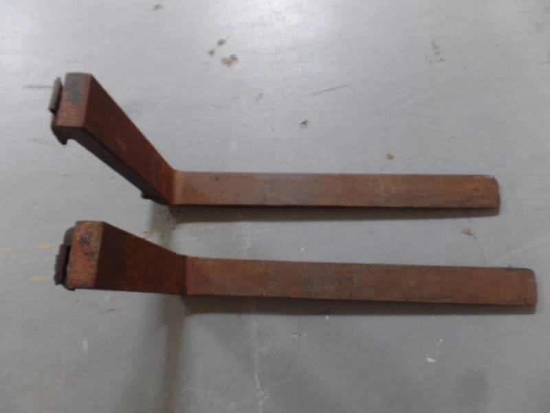 lot 502 image: Forklift Forks
