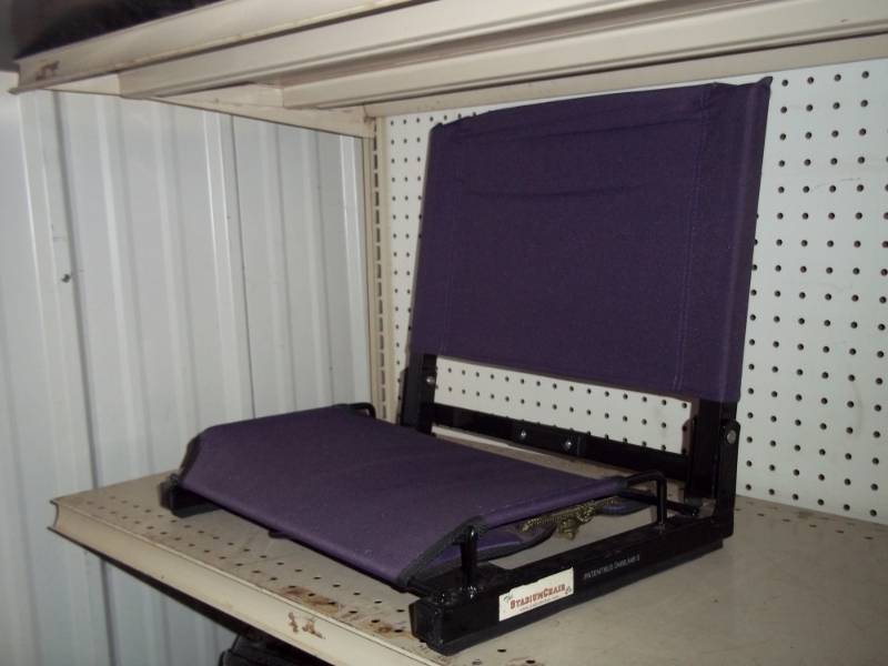 lot 16 image: Stadium Seat, Folding