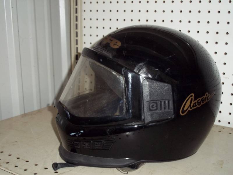 lot 20 image: Helmet with face shield Large
