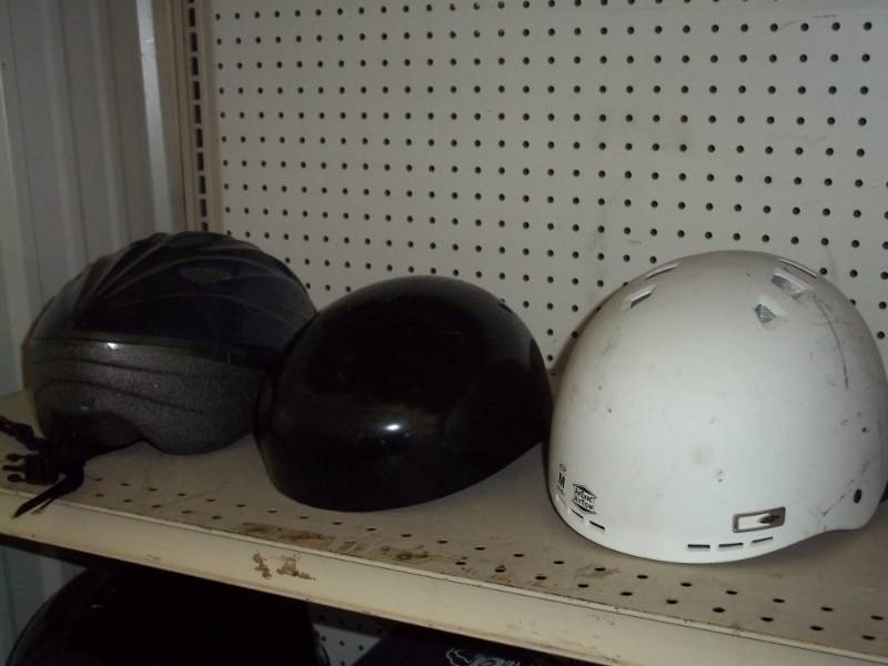 lot 21 image: Bike and ball helmets Medium