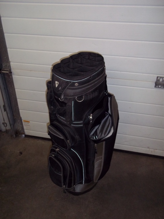 lot 29 image: Golf Bag