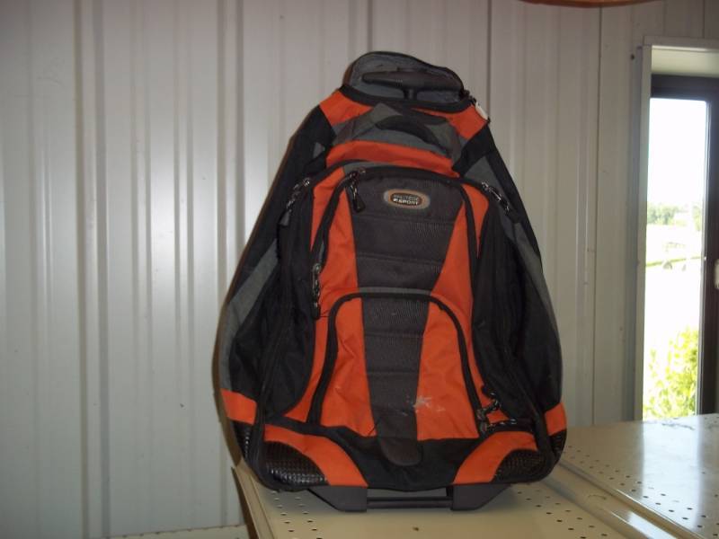 lot 32 image: Back pack with wheels
