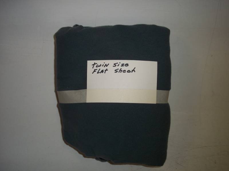 lot 90 image: Fitted Sheet twin size