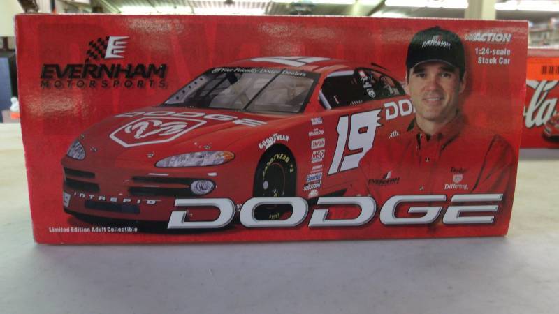 #19 Dodge Show Car
