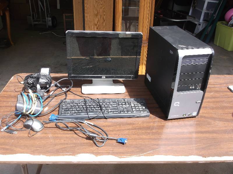 lot 7 image: Computer