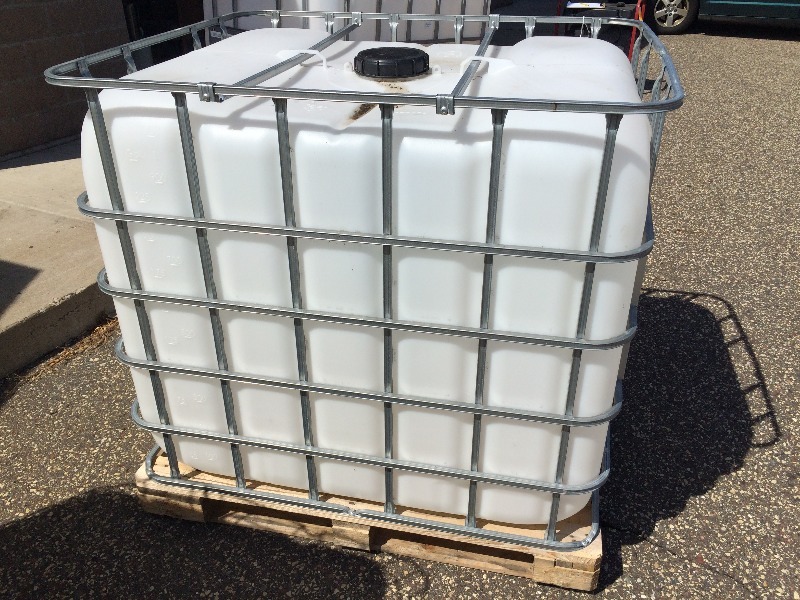250 Gallon Plastic Fluid Storage Tanks - no leaks used in past for storing oil