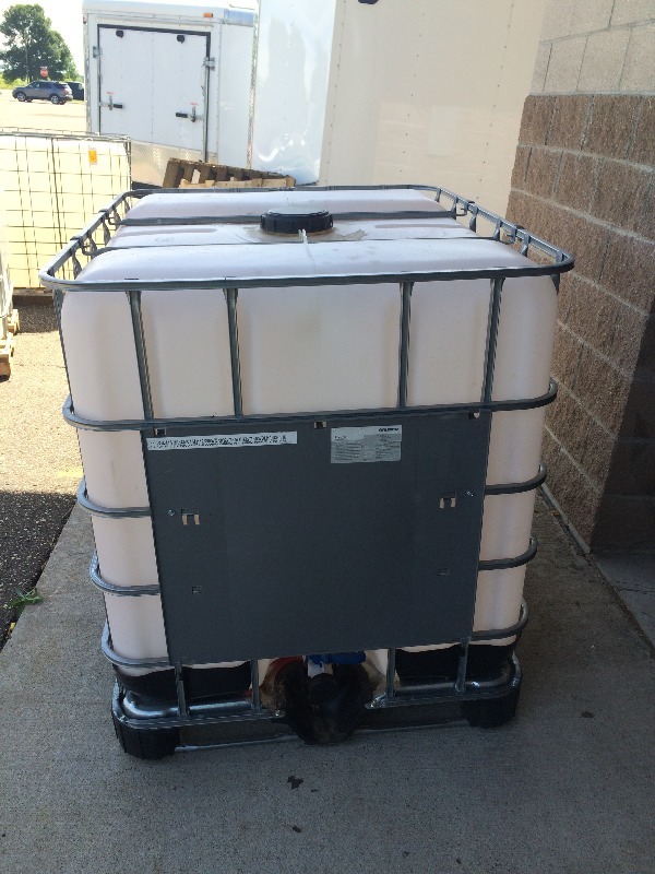 250 Gallon Plastic Fluid Storage Tanks - no leaks used in past for storing oil