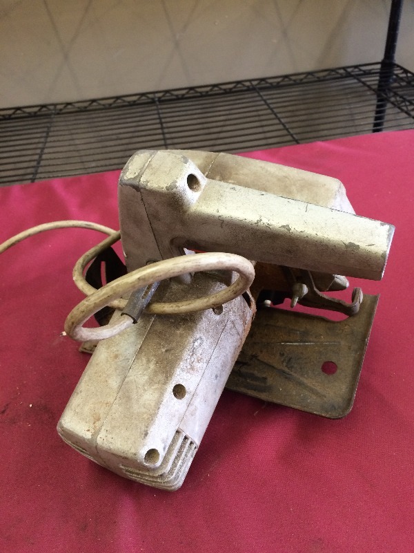 Black & Decker circulating saw  7 14 - works