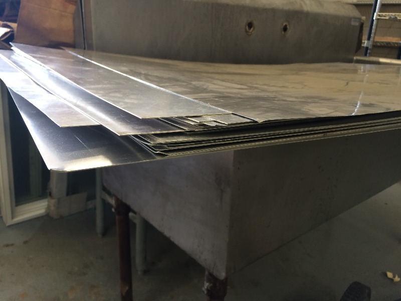 Aluminum flat sheet stock (21) 48 x 24 (1) 33 x 28 (20) 48 x 12  estimated at 262830 gauge material  lot of approx. 42