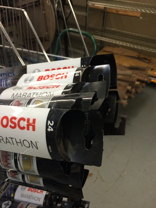 Large lot of Bosch Wiper Blade - New in Package  approx. lot of 100 units