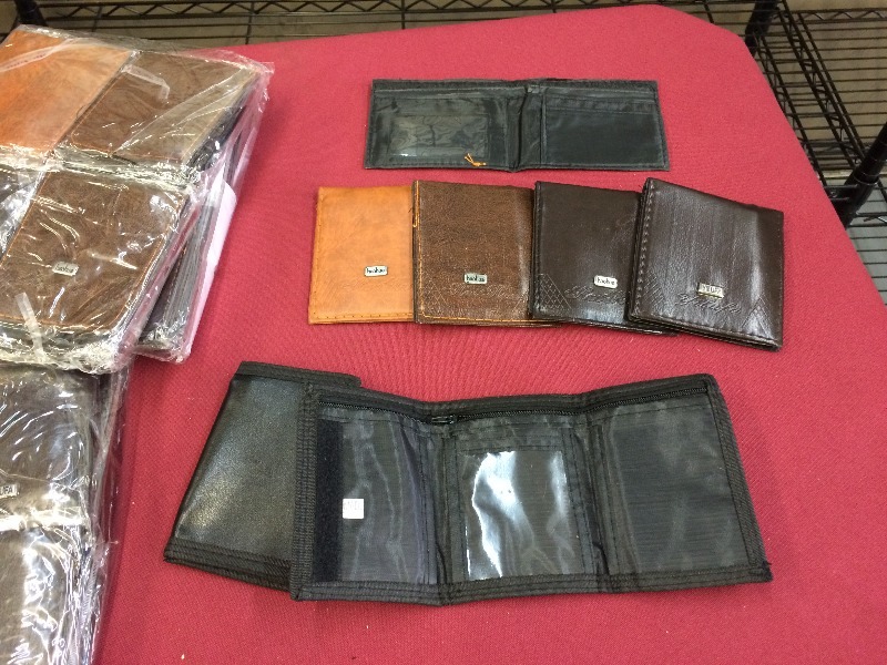 Leather billfolds  wallets   -  lot of approx. 90 units  Great for resale, ebay, garage sales, flea market sellers