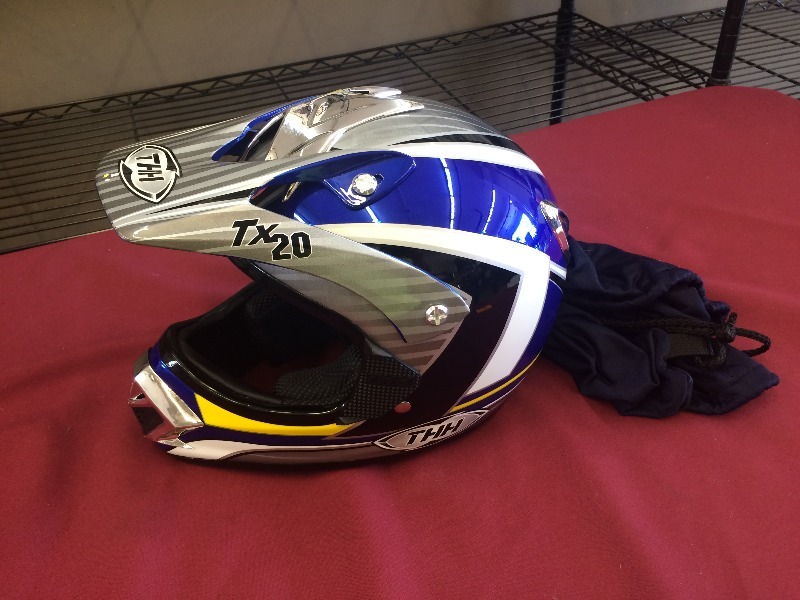THH TX20 Helmet  DOT  size Large