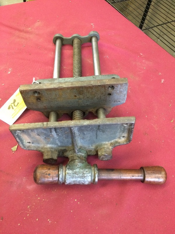 12 Antique  Vintage Vise