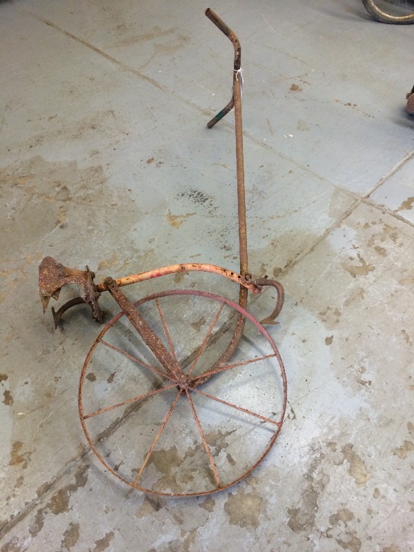 Antique  Vintage Hoe