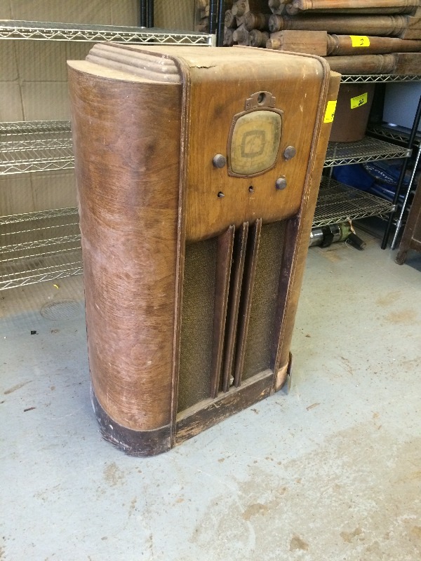 Vintage Radio   41 high x 28 wide x 41 deep
