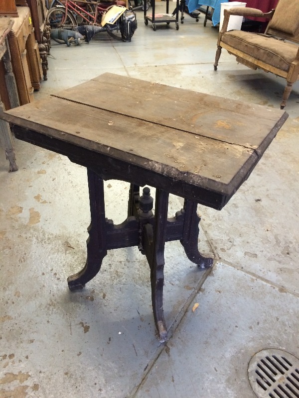 Vintage End Table    28 wide x 20 deep x 29 high