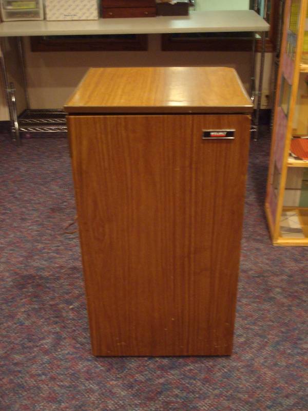 lot 12 image: Mini Fridge, Some Wear, Works