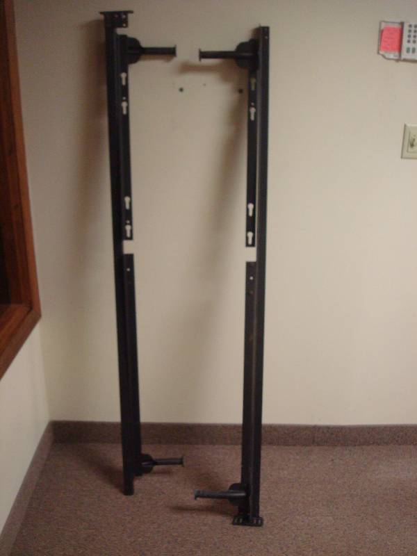 lot 14 image: Bed Railings, Adjusts To Different Sizes