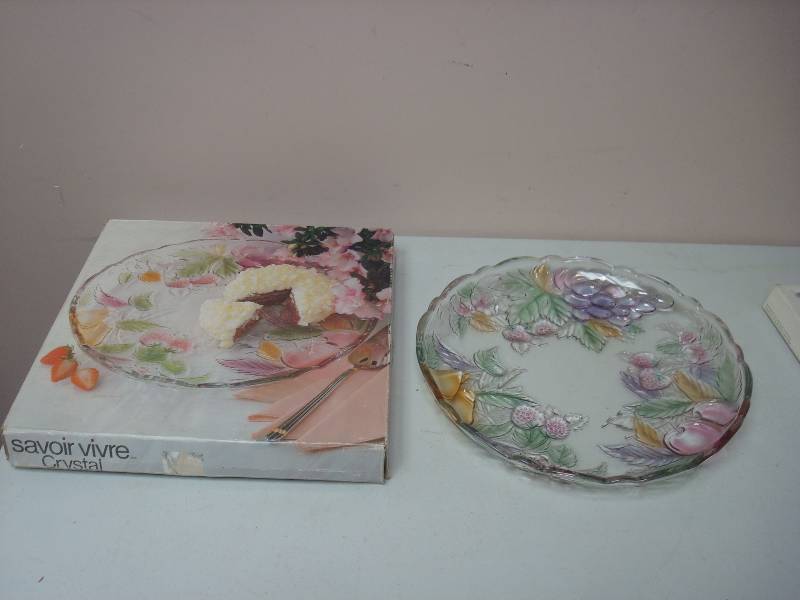 lot 35 image: Savoir Vivre Colored Crystal Platter