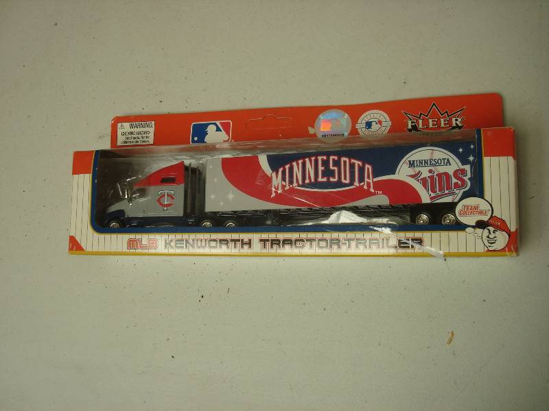 lot 52 image: Minnesota Twins Fleer Semi Truck Model, New In Package