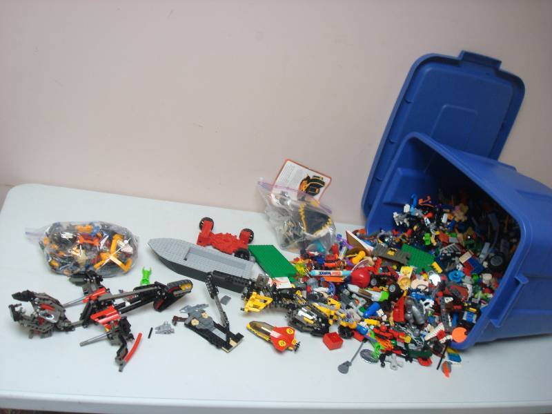 lot 71 image: Large Tub With Lot Of Small Toy Items, Lots Of Legos