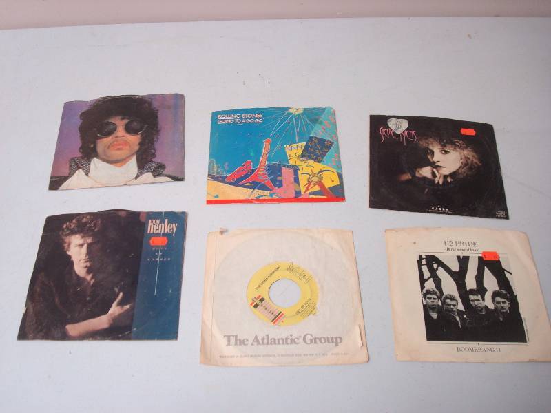 lot 82 image: 45s Single Records, Prince, U2, Good Condition, 6 Records