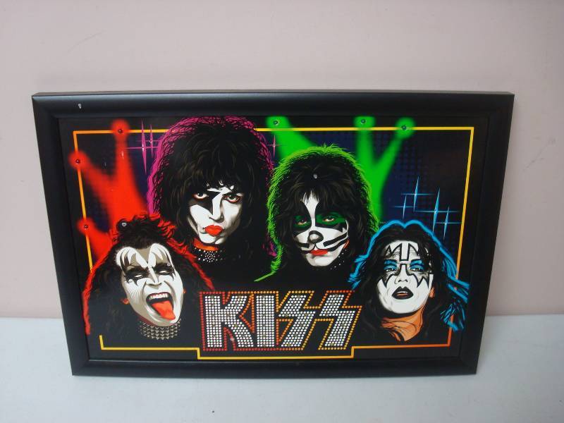 lot 86 image: Kiss Light Picture, No Power Cord