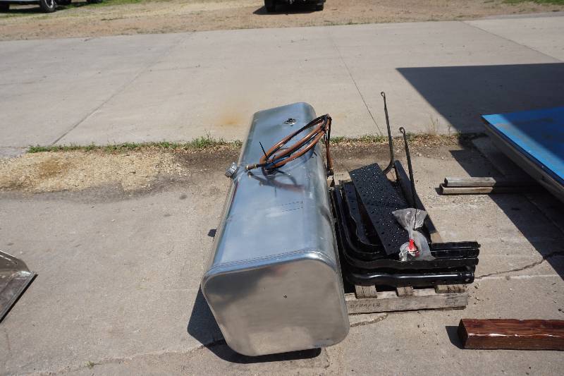 80 Gallon Aluminum Diesel Truck Fuel Tank With Mounting Rack and Hardware