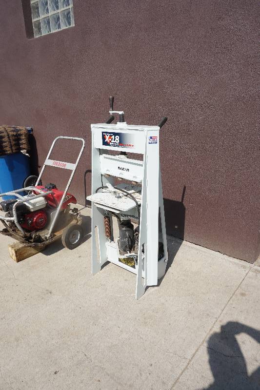 Park Industries Model X-18 Hydra Split Mason Brick Splitter