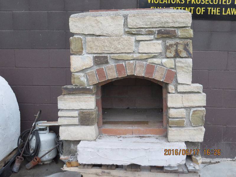 Professionally Built Outdoor Concrete and Brick PizzaBarbeque Oven