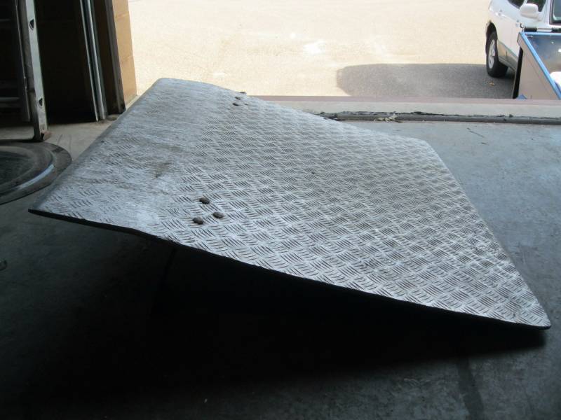 lot 2 image: 48x 42 Aluminum Dock Plate...