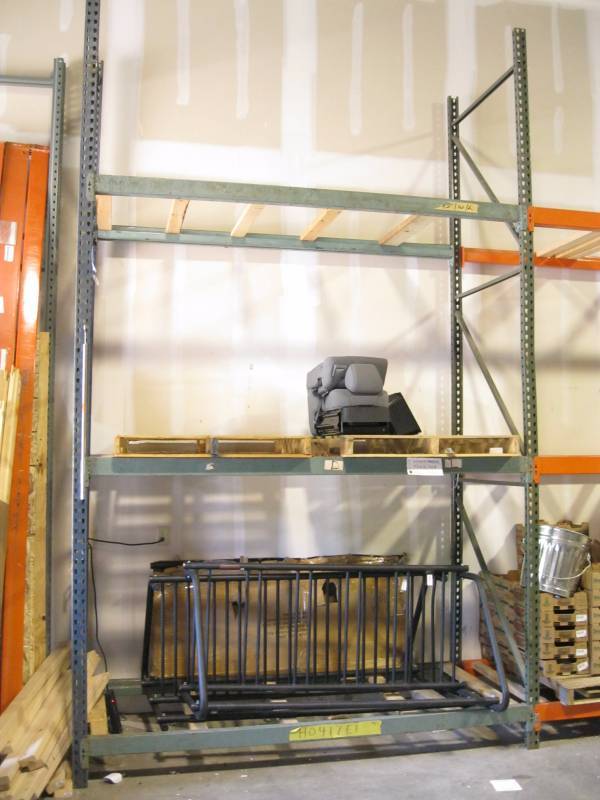 lot 3 image: (3) Sections Pallet Racking with (4...