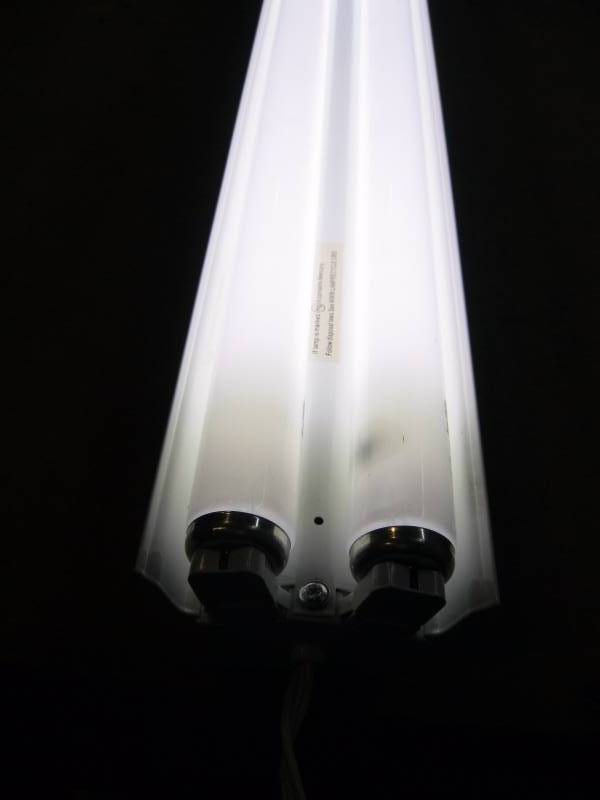 lot 104 image: 48 2-Light White T12 Fluorescent S...