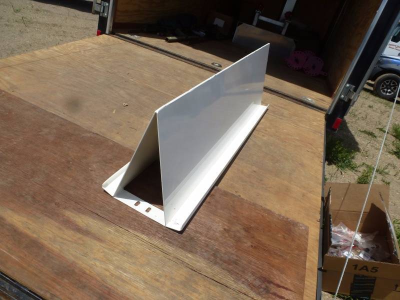 lot 11 image: Display wedge