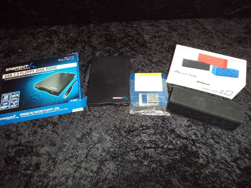 Lot - Blaytek BigBox Speaker & Floppy Disk Drive