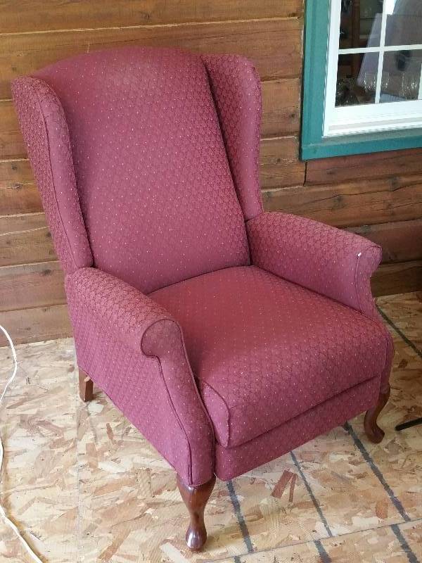 Reclining Upholstered Chair