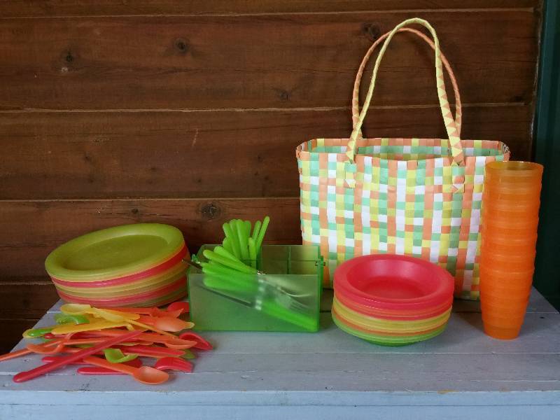 Plastic Outdoor Picnic Set w Basket
