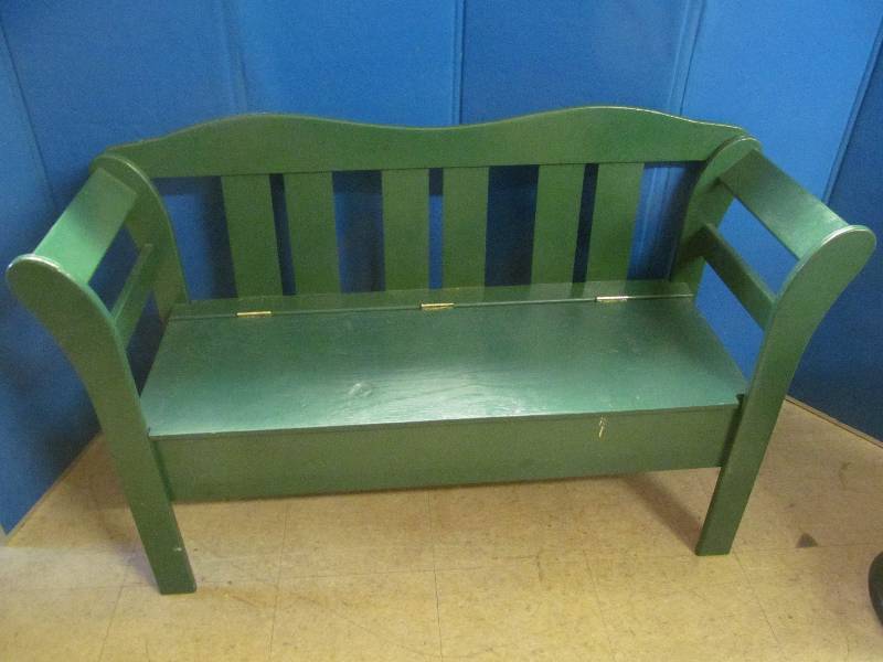 lot 6 image: bench