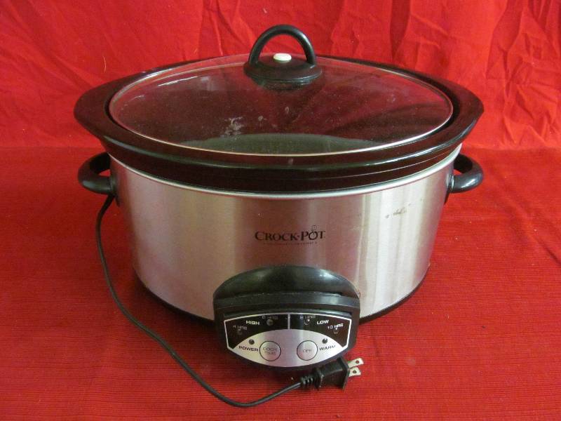 lot 8 image: Original crockpot