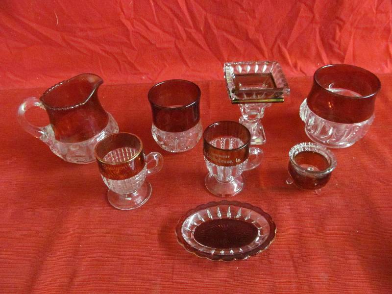 lot 10 image: souvenir dishes