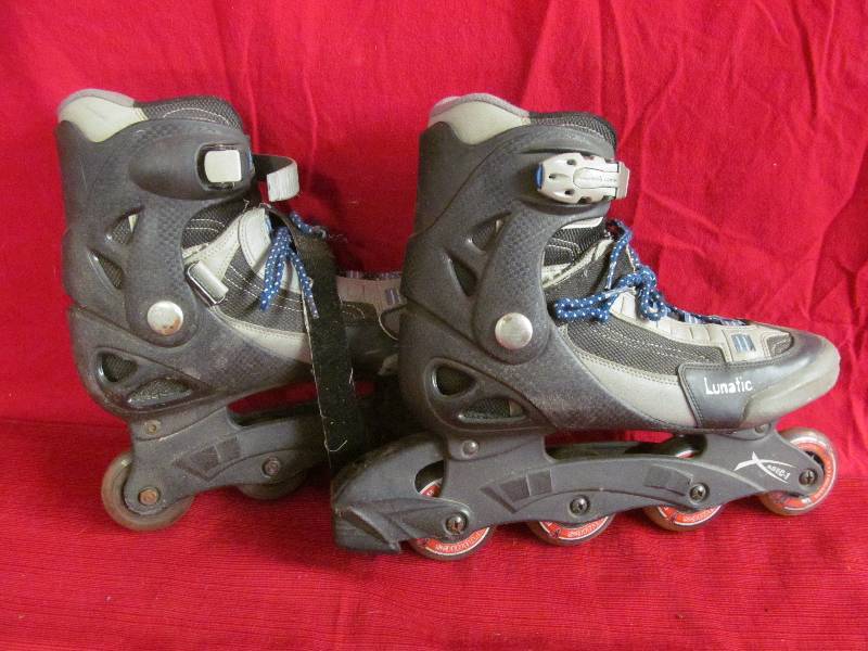 lot 12 image: Lunatic rollerblades