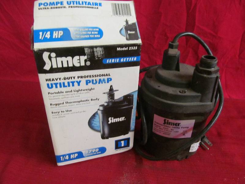 lot 13 image: Simer utility pump