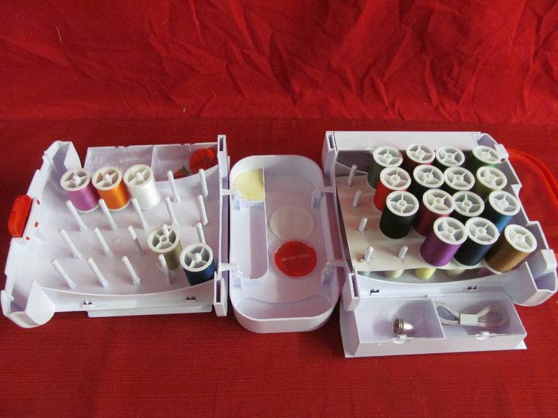 lot 20 image: Singer sewing Essentials