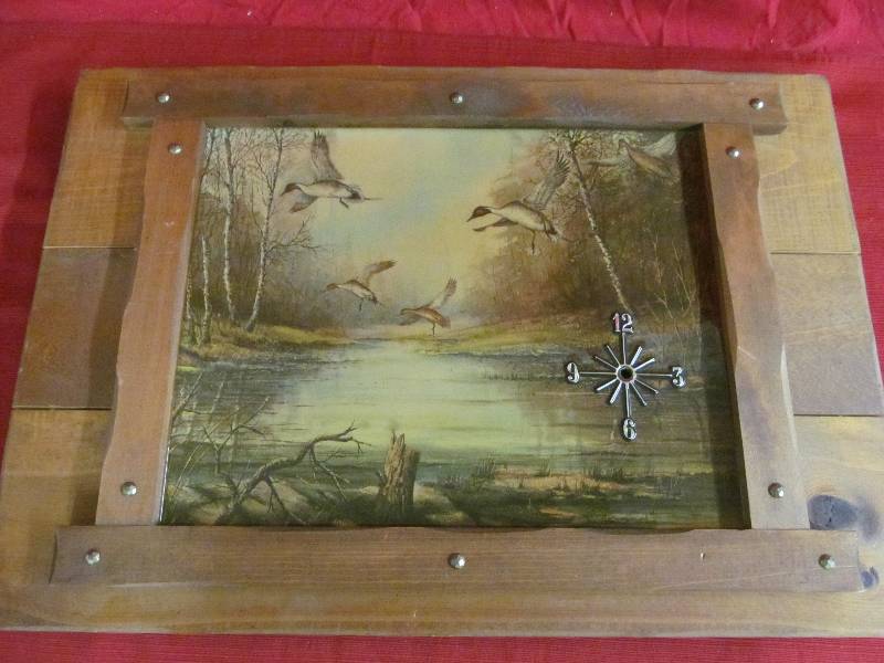lot 23 image: clock