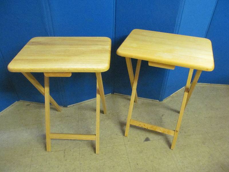 lot 33 image: tv trays
