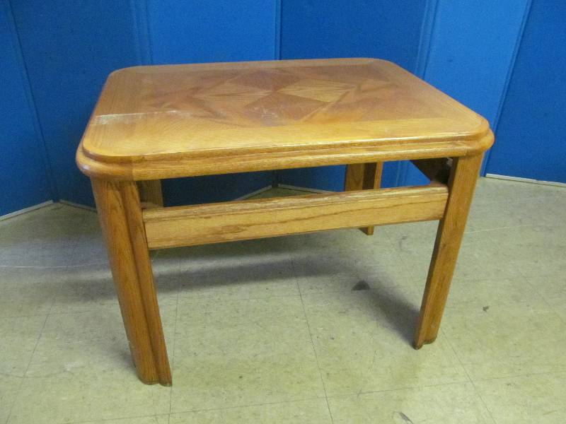 lot 47 image: end table