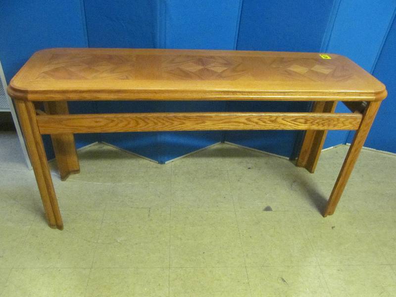 lot 48 image: sofa table