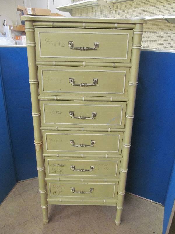 lot 65 image: chest of drawers
