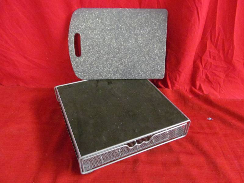 lot 95 image: metal organizer ,cutting board